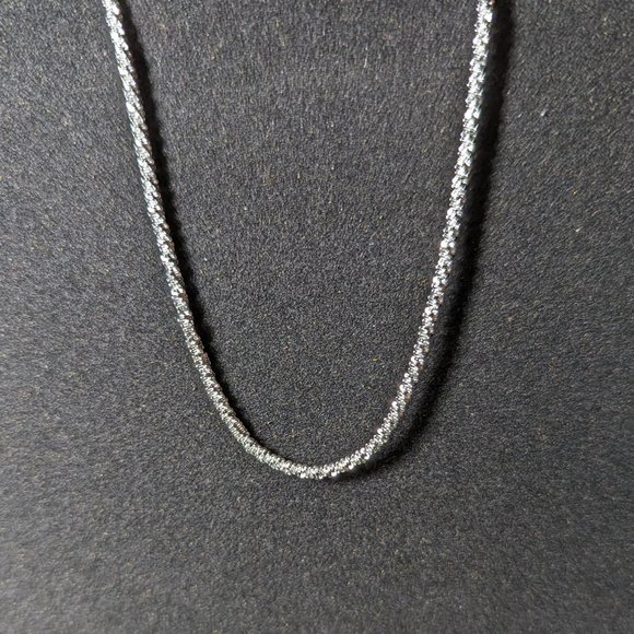 20 inch Women's Flower Top Sparkling Necklace - Picture 3 of 5